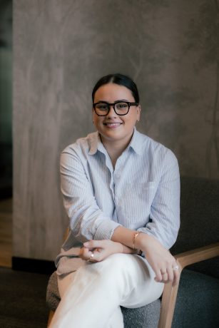 lucy shaw {{brizy_dc_image_alt imageSrc=